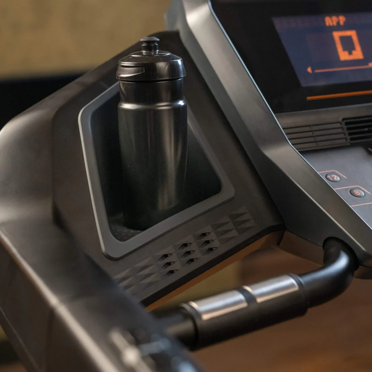 Kettler Alpha Run 800 - tekalna steza - 4 KM AC motor - Bluetooth povezljivost